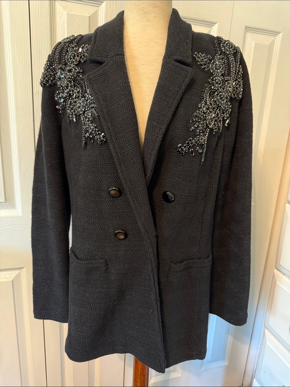 Chicos Black beaded shoulder long sleeve heavy knit blazer thick Sz 2 L
